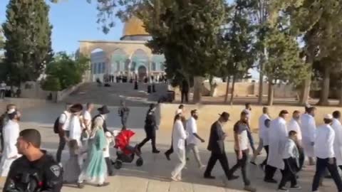 Groups of Israeli Jews entered the Al-Aqsa courtyards to celebrate the Hebrew New Year