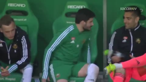 Funny bench footballers moments