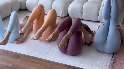 Leg Flexibility Yoga with Friends #yoga #yogapants #yogaflow #soremuscle