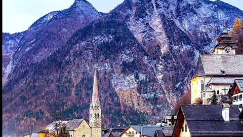 The scenery of mountains and lakes complement each other