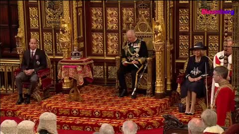 Le Prince Charles de son Trône d'Or