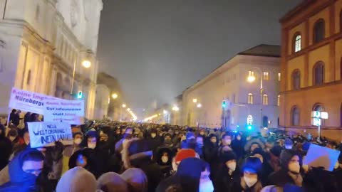 Germany: Protest in #Munich against compulsory vaccination and Covid restrictions