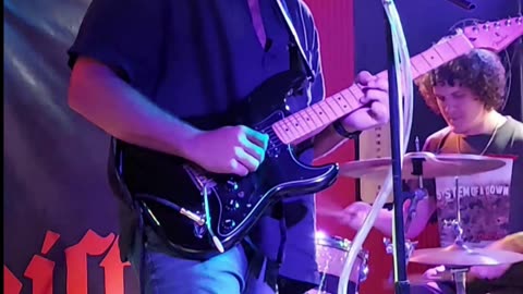 Mason Henderson (Saucy FuzZ) - LIVE @ Undertow (Short 5)