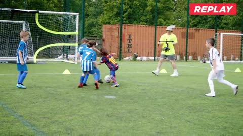 EPIC MINI MESSI VS MINI RONALDO SKILLS BATTLE Billy Wingrove & Jeremy Lynch