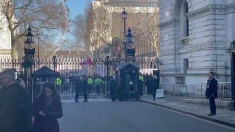 Reports of Justin Trudeau unable to get into downing Street for his meeting with Boris Johnson