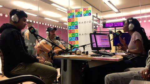 Hype HQ Reality Radio interview + acoustic set at Colorful Radio (Lea Baruffato)