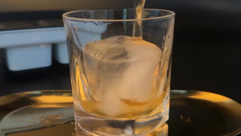 Ice Cube Maker for Whiskey, Cocktails, Bourbon,