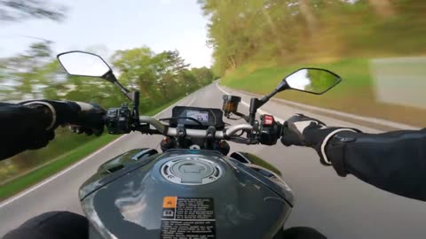 MOTORCYCLE - YAMAHA MT-10 WITH AKRAPOVIC EXHAUST BEAST SOUND!