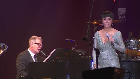 David Foster ft. Lea Simanjuntak "I Have Nothing, I Will Always Love You” Java Jazz Festival 2016