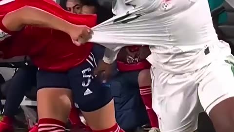 👀 CRAZY Moments in Women's Football