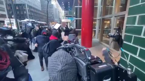 Protest as New York - Cuomo's office