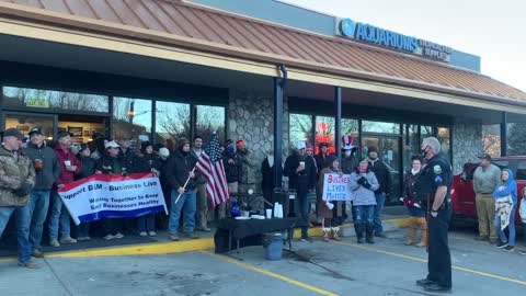 Durango Police Officer Stands with Citizens Who Are Standing Against Tyrannical Lockdowns