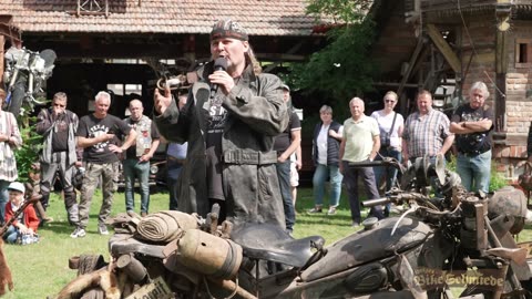 Das Motorrad aus dem Wald. Weltkriegsfund.