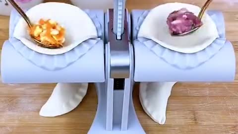 Automatic home dumpling maker