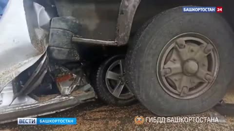 Секундная смерть: публикуем видео столкновения фур, раздавивших Mitsubishi с людьми