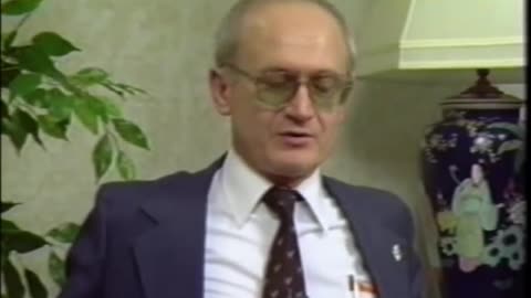 Yuri Bezmenov - Stages Of Communist Takeovers