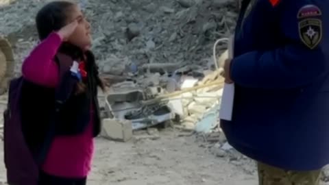 Syrian Girl Thanks The Russian Soldiers & President Putin And The Russian People For Helping Syria