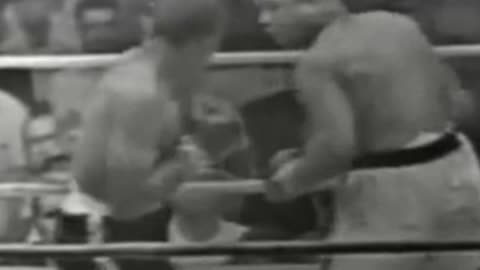 Sonny Liston vs Wayne Bethea (Made it look easy)