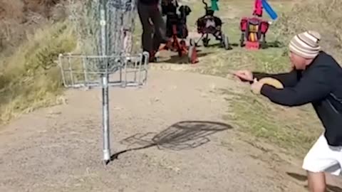 FailAmry Is 30mph wind too much for Disc Golf? 🥏🤣