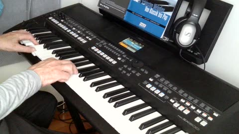 Maria Elena (Lorenzo Barcelata) cover by Henry, Yamaha PSR SX600