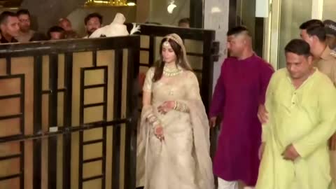 Bollywood stars Bhatt and Kapoor marry in Mumbai