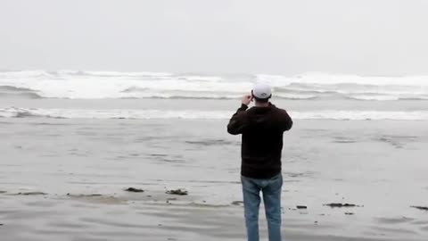 Long Beach Tofino winter storm waves