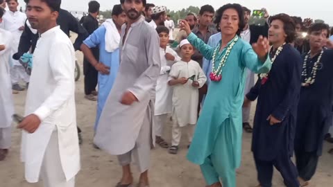 Pashtun Culture Dance on dhool beat | Malik Ramzan Isra New Vlog