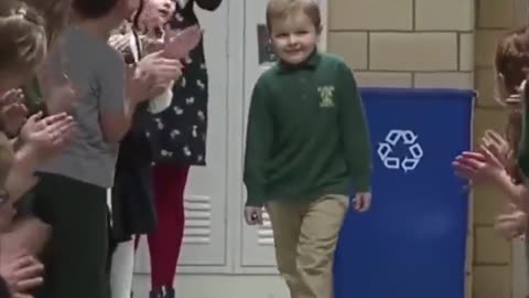 6-year-old got welcomed back at school after beating leukemia