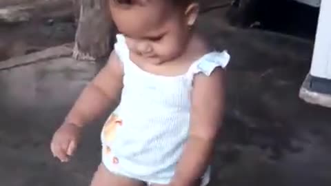 Hilarious baby's epic dance moves