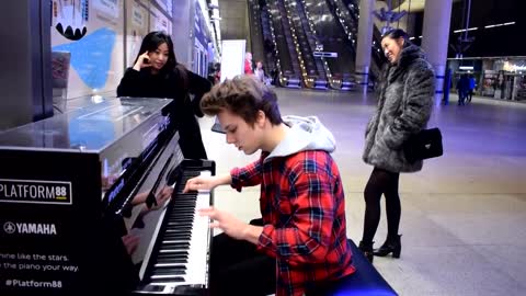 DANCE MONKEY METRO STATION PIANO PERFORMANCE LONDON