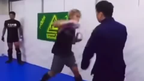 Kung-fu legend Vs MMW fighter