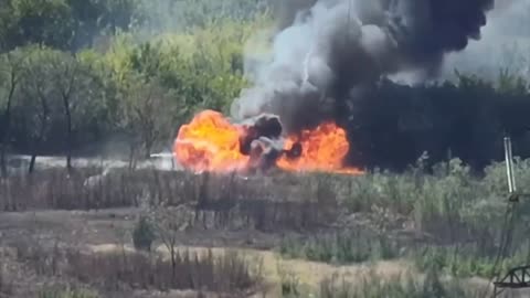 Powerful explosion of ammunition in a Russian BMP-2! The armored vehicle