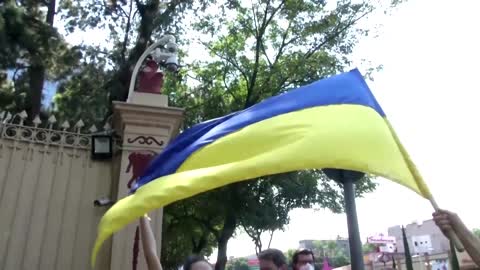 Ukrainians in Latin America protest Russia's invasion