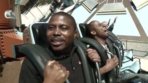 ROLLER COASTER FUNNY MOMENT AND SCARY MAN