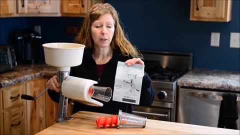 Preparing tomatoes to can