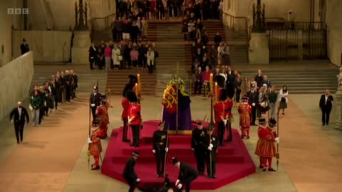 INCREIBLE Repentintis FUNERAL REINA DE INGLATERRA VIRAL