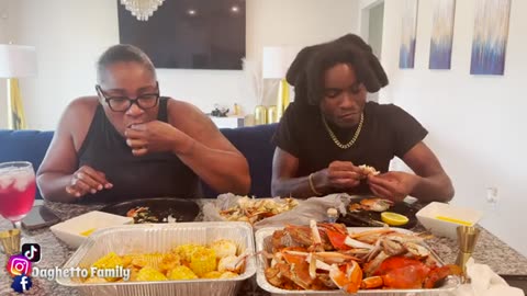 IS YALL READY TO MEET PAPA-E ??? *BLUE CRAB SEAFOOD MUKBANG*