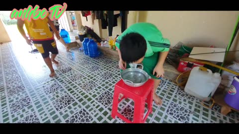 Múc nước đổ thau(Scoop water to pour brass)