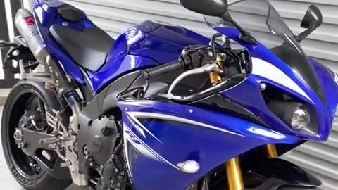 Yamaha R1 1000CC