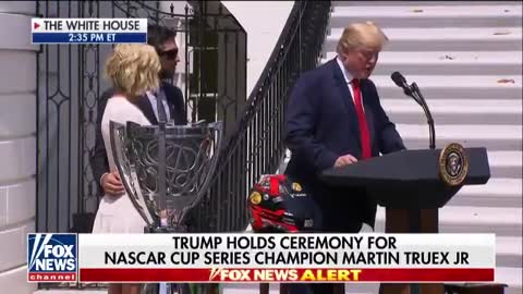 Trump jabs NFL while honoring NASCAR: They stand for the anthem