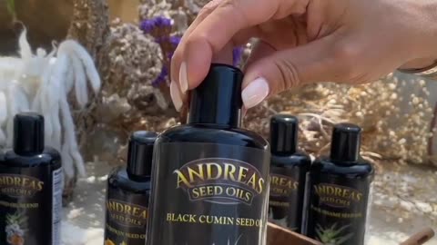 Discover the Wellness Elixir: Black Cumin Seed Oil! 🌿🔮