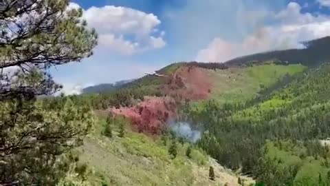 Incredible footage of Ten Tanker on the Calf Canyon Fire