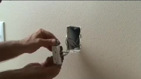 How to Remove Duplex Outlet Junction Box for Dummies