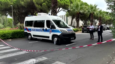 French police hunt for arsonist who targeted synagogue