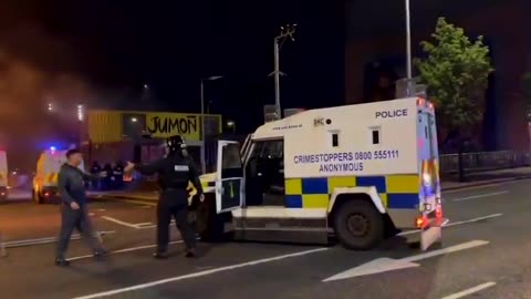 NOW: Belfast 🇮🇪📍 Heavy Riot Police presence as an incident occurs on