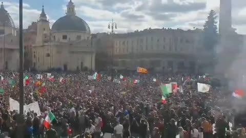 L'Italia odia Mario Draghi. Da Bolzano a Lampedusa un grido: "Mario Draghi vaffanculo!"