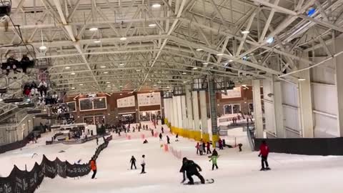 Challenge indoor skiing