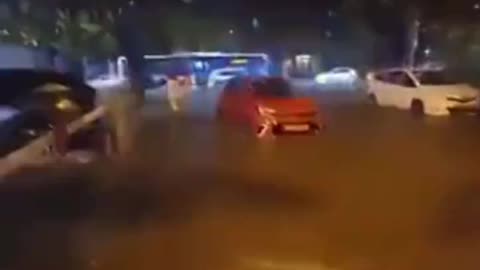 🌊 Heavy floods being reported in and around Tel Aviv, Israel after heavy rains