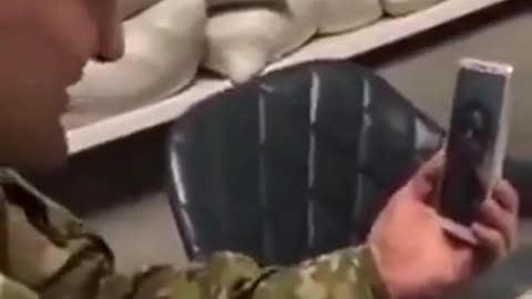 Ukrainian soldier calls the girlfriend of the killed Russian soldier