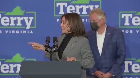 Kamala fails to fire up the crowd at a McAuliffe rally tonight in Virginia.